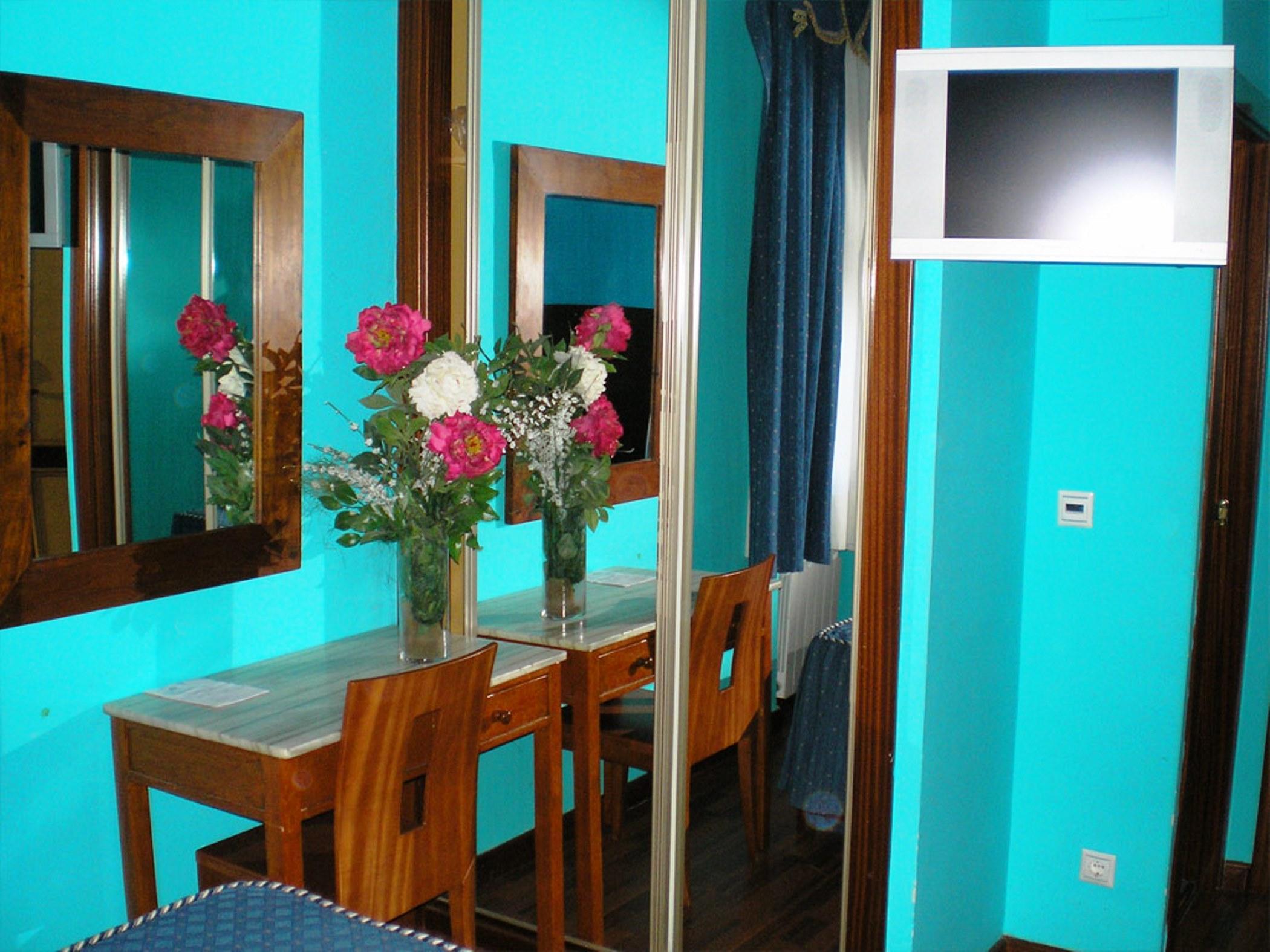 Auto Check In Hotel Las Nieves Jaca Bagian luar foto