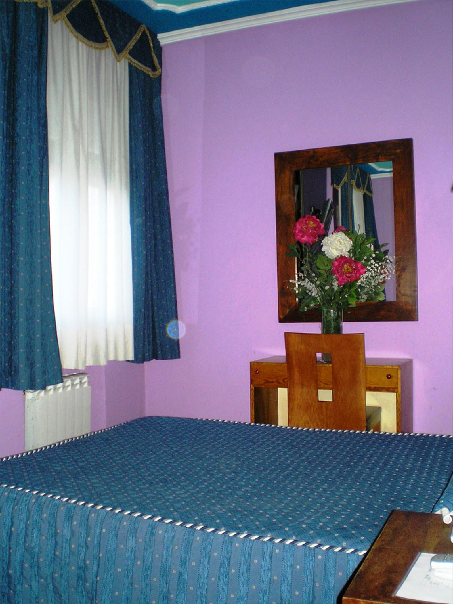 Auto Check In Hotel Las Nieves Jaca Bagian luar foto