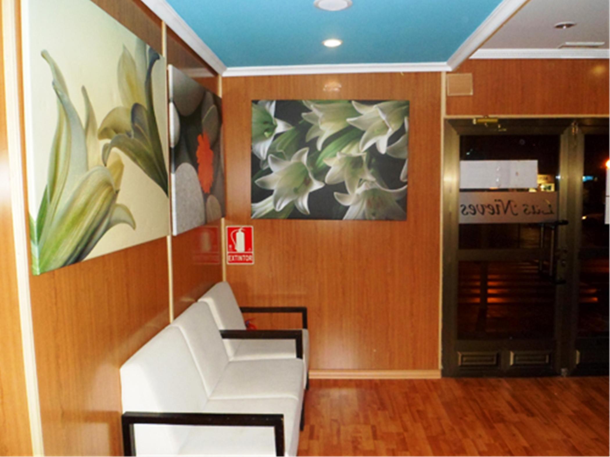 Auto Check In Hotel Las Nieves Jaca Bagian luar foto