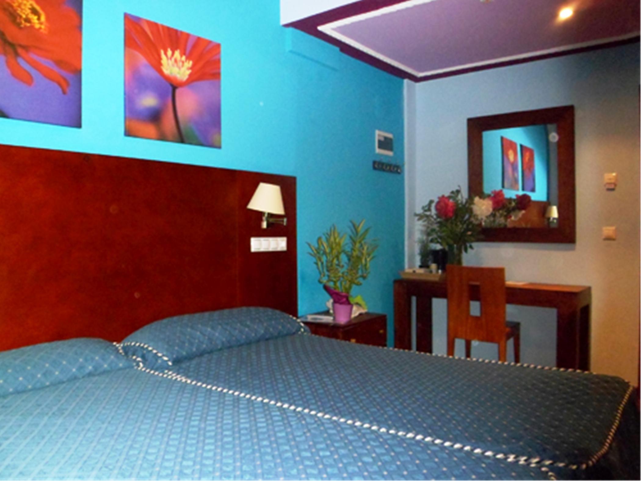 Auto Check In Hotel Las Nieves Jaca Bagian luar foto